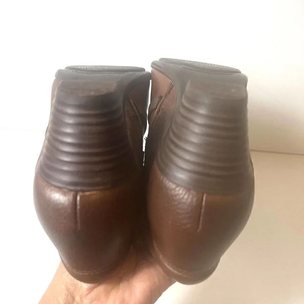 Clarks Collection Womens Pumps Shoes Size 8.5M Brown Leather Slip On Clog Bootie - Picture 8 of 11